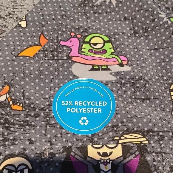 Minions Unisex Size Large Character Scrub Top NWT, Double Front Pocket - Picture 4 of 15